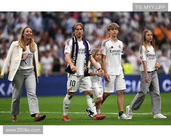 皇马功勋莫德里奇主场告别赛献上感人谢幕演出