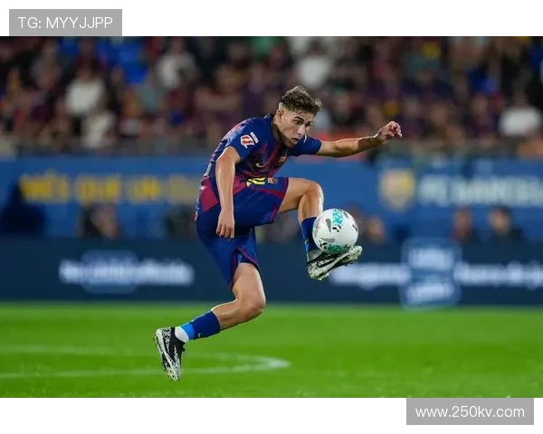 西甲精彩对决 费尔明梅开二度莱万破门 巴萨大胜巴伦西亚