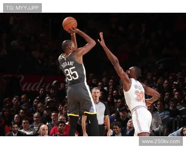 格兰特关键时刻命中干拔三分并造成犯规完成精彩3加1燃爆全场